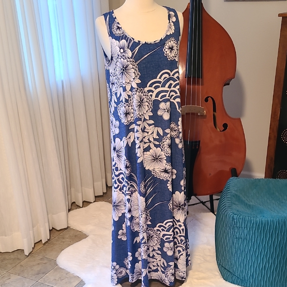 SJS Stunning Maxi Dress Sz Medium Blue/White Floral